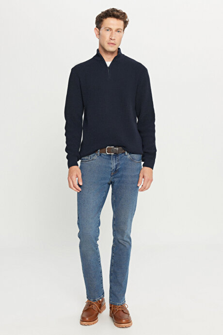 Pamuklu Standart Fit Normal Kesim Bato Yaka Jakarlı Triko Lacivert Kazak resmi