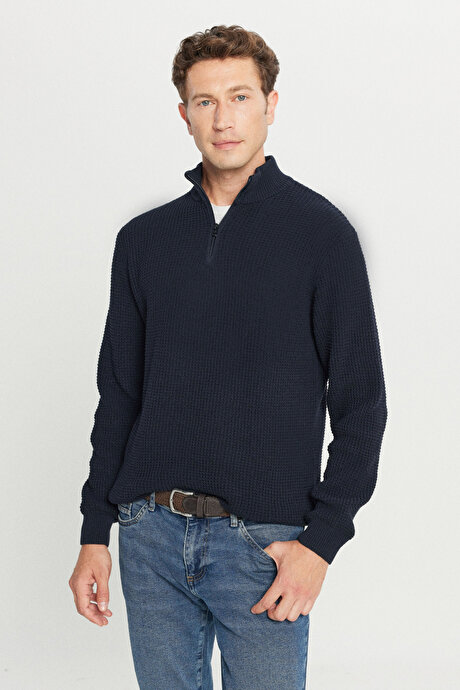 Pamuklu Standart Fit Normal Kesim Bato Yaka Jakarlı Triko Lacivert Kazak resmi