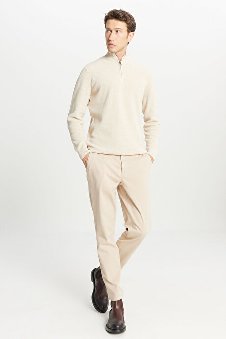 Pamuklu Standart Fit Normal Kesim Bato Yaka Jakarlı Triko Açık Bej Kazak resmi