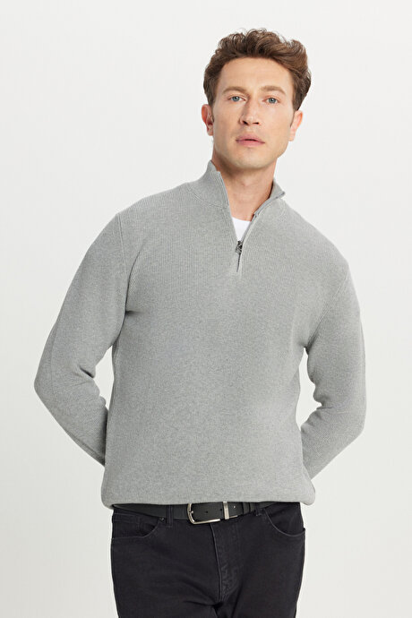 Pamuklu Standart Fit Normal Kesim Bato Yaka Jakarlı Triko Gri Melanj Kazak resmi