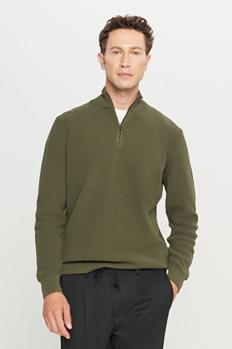 Pamuklu Standart Fit Normal Kesim Bato Yaka Jakarlı Triko Haki Kazak resmi