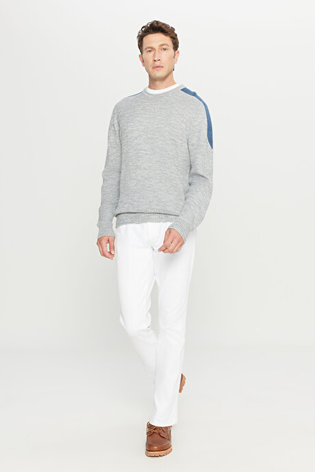 Standart Fit Normal Kesim Bisiklet Yaka Jakarlı Triko Gri Melanj Kazak resmi