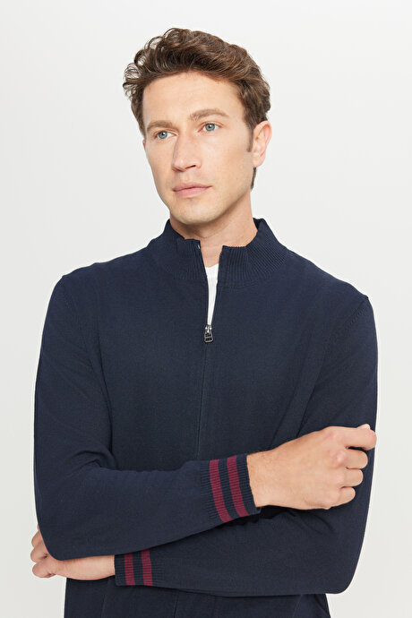 Pamuklu Standart Fit Normal Kesim Dik Yaka Triko Lacivert Triko Ceket resmi