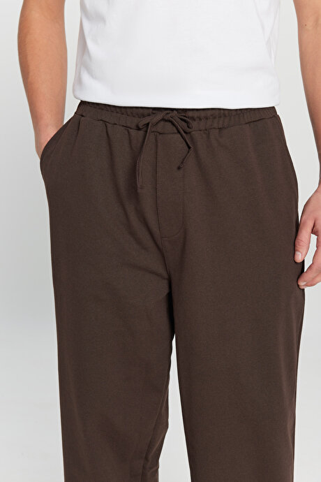 Pamuklu Standart Fit Normal Kesim Beli Bağlamalı Yan Cepli Örme Kahverengi Eşofman Altı resmi