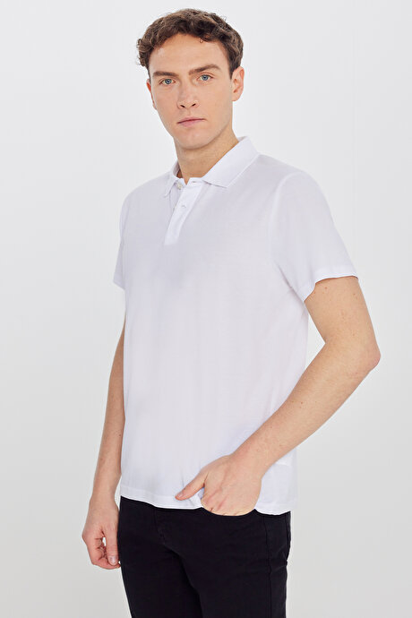 Pamuklu Slim Fit Dar Kesim Polo Yaka Beyaz Tişört resmi