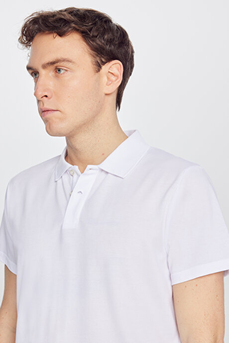 Pamuklu Slim Fit Dar Kesim Polo Yaka Beyaz Tişört resmi