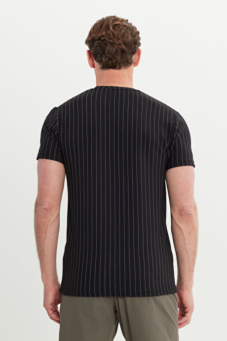 Slim Fit Dar Kesim Bisiklet Yaka Esnek Siyah Tişört resmi