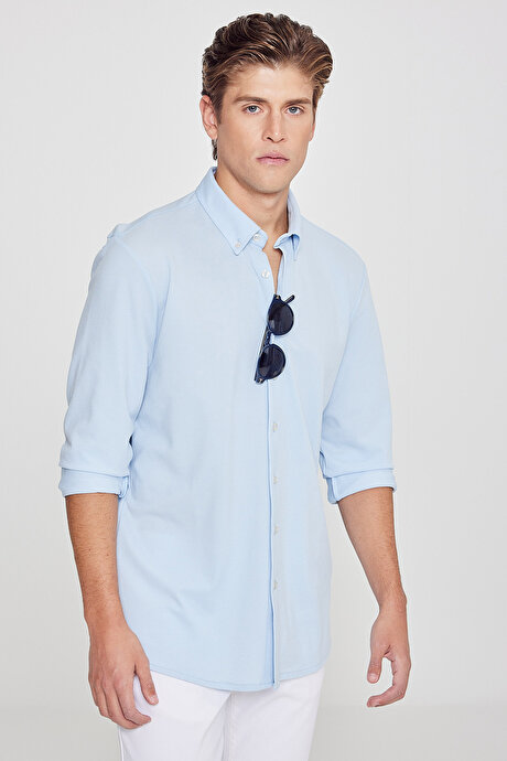 Pamuklu Tailored Slim Fit Dar Kesim Düğmeli Yaka Örme Açık Mavi Gömlek resmi