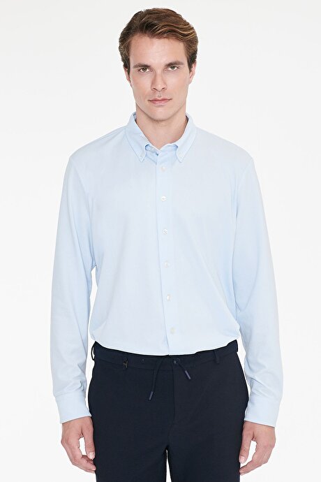 Pamuklu Tailored Slim Fit Dar Kesim Düğmeli Yaka Örme Açık Mavi Gömlek resmi
