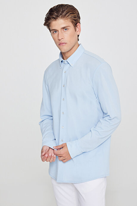 Pamuklu Tailored Slim Fit Dar Kesim Düğmeli Yaka Örme Açık Mavi Gömlek resmi