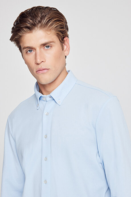 Pamuklu Tailored Slim Fit Dar Kesim Düğmeli Yaka Örme Açık Mavi Gömlek resmi