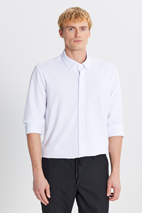 Pamuklu Tailored Slim Fit Dar Kesim Düğmeli Yaka Örme Beyaz Gömlek resmi