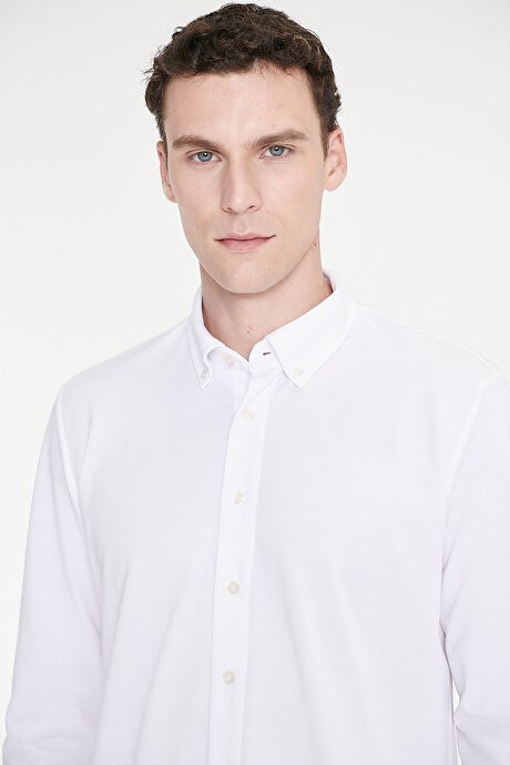 Pamuklu Tailored Slim Fit Dar Kesim Düğmeli Yaka Örme Beyaz Gömlek resmi