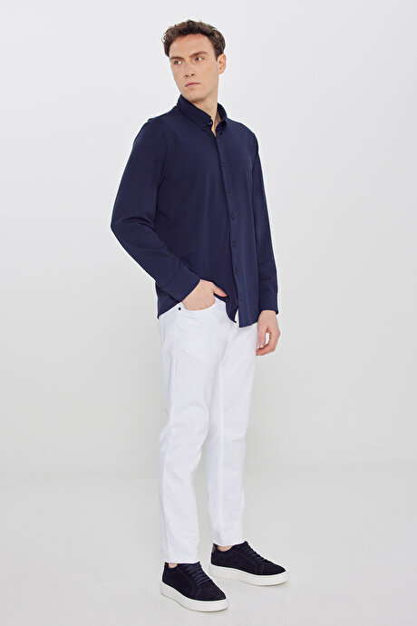 Pamuklu Tailored Slim Fit Dar Kesim Düğmeli Yaka Örme Lacivert Gömlek resmi