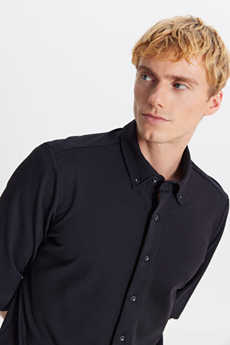 Pamuklu Tailored Slim Fit Dar Kesim Düğmeli Yaka Örme Siyah Gömlek resmi