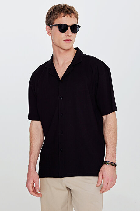 Pamuklu Comfort Fit Rahat Kesim Hawai Yaka Armürlü Örme Siyah-Siyah Gömlek resmi