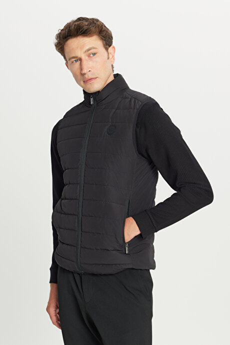 Standart Fit Normal Kesim Dik Yaka Yan Cepli Casual Siyah Yelek resmi