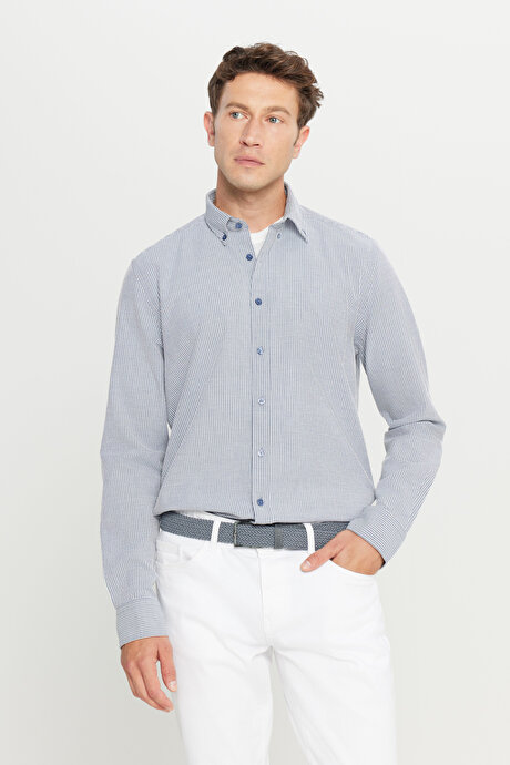 %100 Pamuk Slim Fit Dar Kesim Düğmeli Yaka Çizgili Lacivert-Beyaz Gömlek resmi