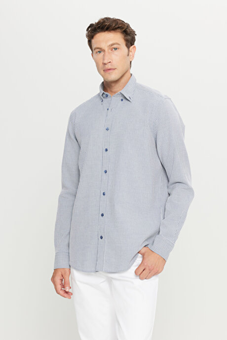 %100 Pamuk Slim Fit Dar Kesim Düğmeli Yaka Çizgili Lacivert-Beyaz Gömlek resmi