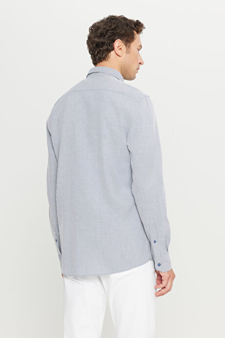 %100 Pamuk Slim Fit Dar Kesim Düğmeli Yaka Çizgili Lacivert-Beyaz Gömlek resmi