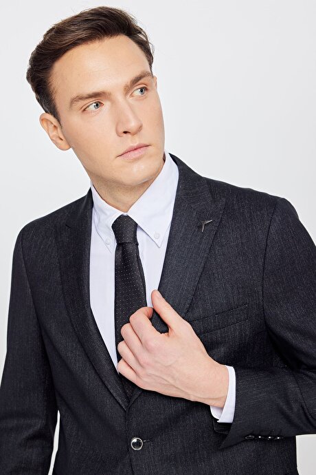 Slim Fit Dar Kesim Kırlangıç Yaka Beli Gizli Lastikli Kapak Cepli Desenli Siyah Takım Elbise resmi