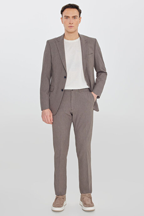 Slim Fit Dar Kesim Kırlangıç Yaka Kapak Cepli Çizgili Esnek Kahverengi Takım Elbise resmi