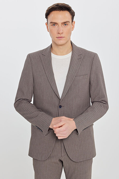 Slim Fit Dar Kesim Kırlangıç Yaka Kapak Cepli Çizgili Esnek Kahverengi Takım Elbise resmi