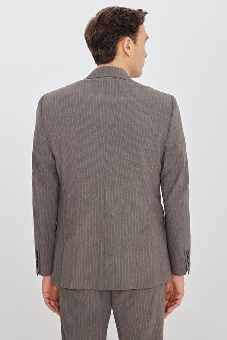 Slim Fit Dar Kesim Kırlangıç Yaka Kapak Cepli Çizgili Esnek Kahverengi Takım Elbise resmi