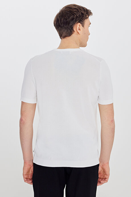 Standart Fit Normal Kesim Bisiklet Yaka Triko Ekru Tişört resmi