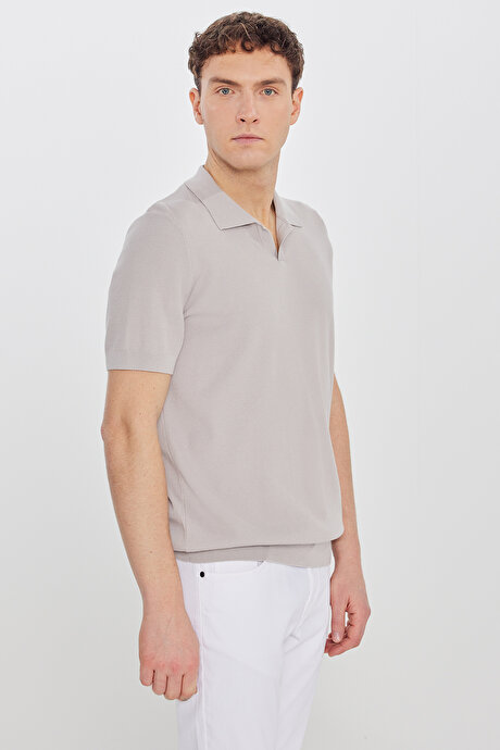 %100 Pamuk Standart Fit Polo Yaka Jakarlı Triko Açık Bej Tişört resmi