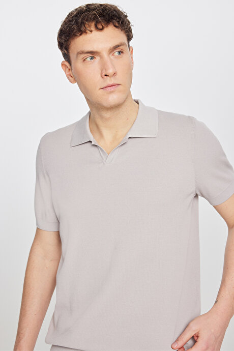 %100 Pamuk Standart Fit Polo Yaka Jakarlı Triko Açık Bej Tişört resmi