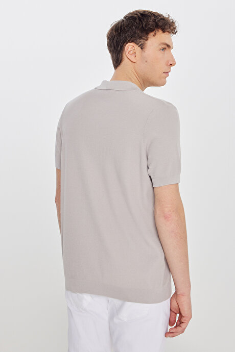 %100 Pamuk Standart Fit Polo Yaka Jakarlı Triko Açık Bej Tişört resmi