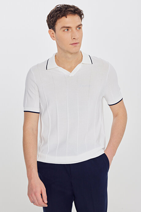 Standart Fit Normal Kesim Polo Yaka Triko Ekru Tişört resmi
