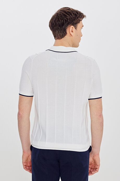 Standart Fit Normal Kesim Polo Yaka Triko Ekru Tişört resmi