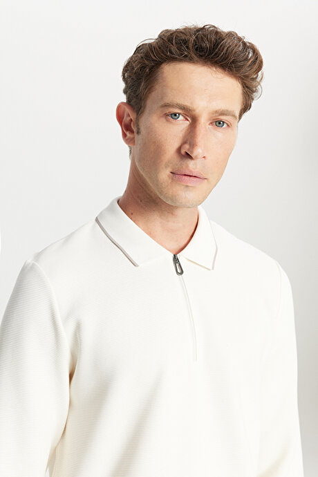 Pamuklu Slim Fit Dar Kesim Ottoman Desenli Esnek Polo Yaka Ekru Uzun Kollu Tişört resmi
