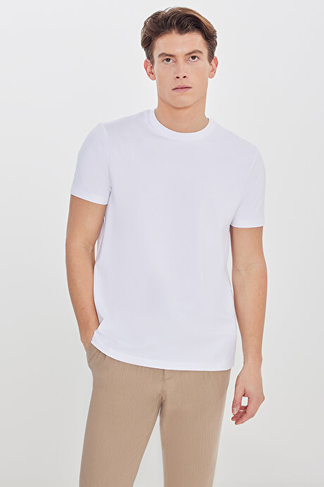 Pamuklu Standart Fit Bisiklet Yaka Basic Beyaz Tişört resmi