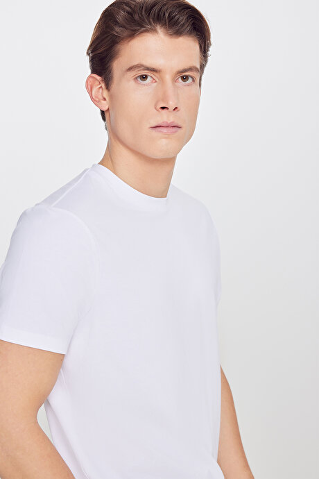 Pamuklu Standart Fit Bisiklet Yaka Basic Beyaz Tişört resmi
