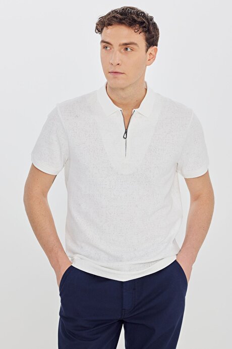 Pamuklu Slim Fit Dar Kesim Polo Yaka Jakarlı Esnek Beyaz Tişört resmi