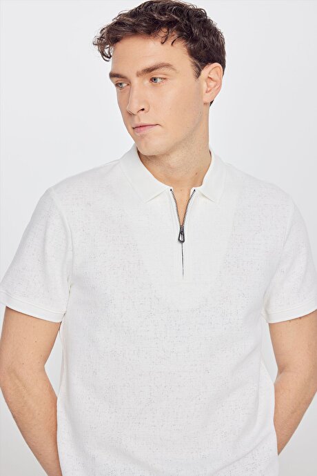Pamuklu Slim Fit Dar Kesim Polo Yaka Jakarlı Esnek Beyaz Tişört resmi