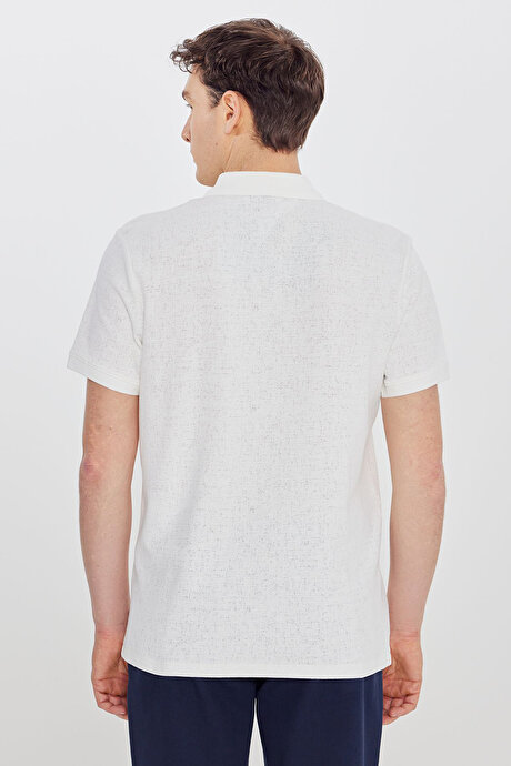Pamuklu Slim Fit Dar Kesim Polo Yaka Jakarlı Esnek Beyaz Tişört resmi