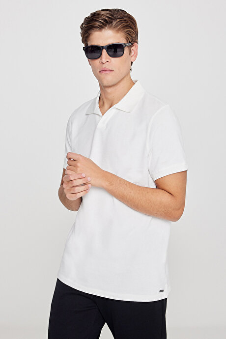 %100 Pamuk Slim Fit Dar Kesim Polo Yaka Jakarlı Ekru Tişört resmi