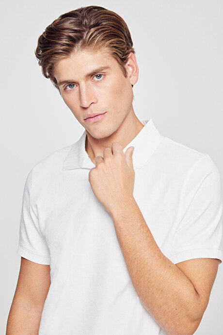 %100 Pamuk Slim Fit Dar Kesim Polo Yaka Jakarlı Ekru Tişört resmi