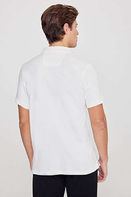 %100 Pamuk Slim Fit Dar Kesim Polo Yaka Jakarlı Ekru Tişört resmi