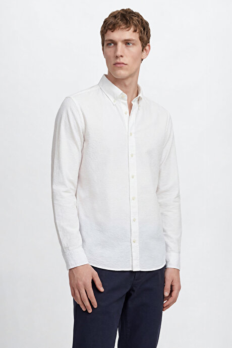 %100 Pamuk Slim Fit Dar Kesim Düğmeli Yaka Gofre Desenli Beyaz Gömlek resmi