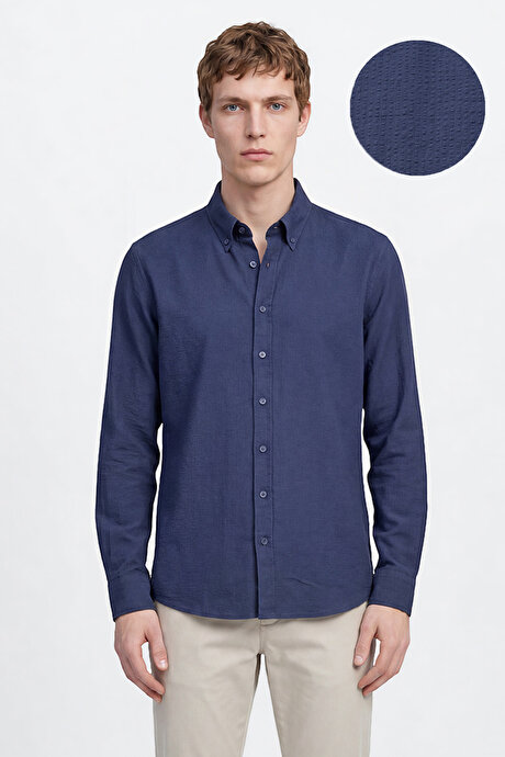 %100 Pamuk Slim Fit Dar Kesim Düğmeli Yaka Gofre Desenli Lacivert Gömlek resmi
