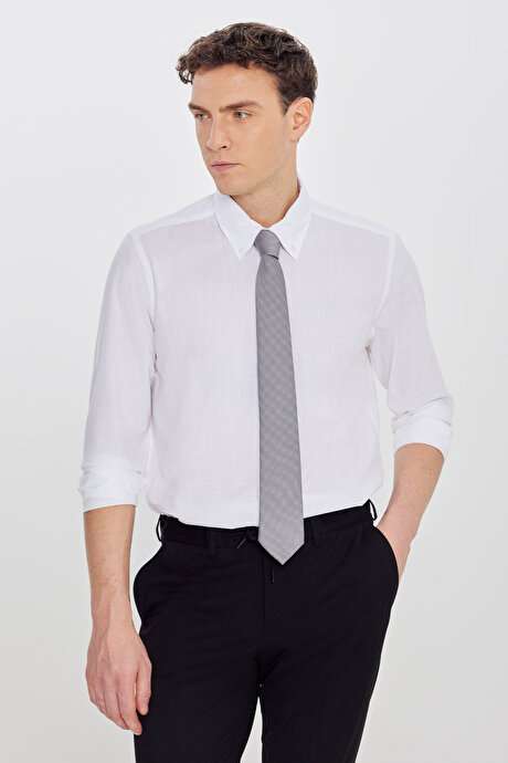 %100 Pamuk Slim Fit Dar Kesim Düğmeli Yaka Armürlü Flamlı Beyaz Gömlek resmi