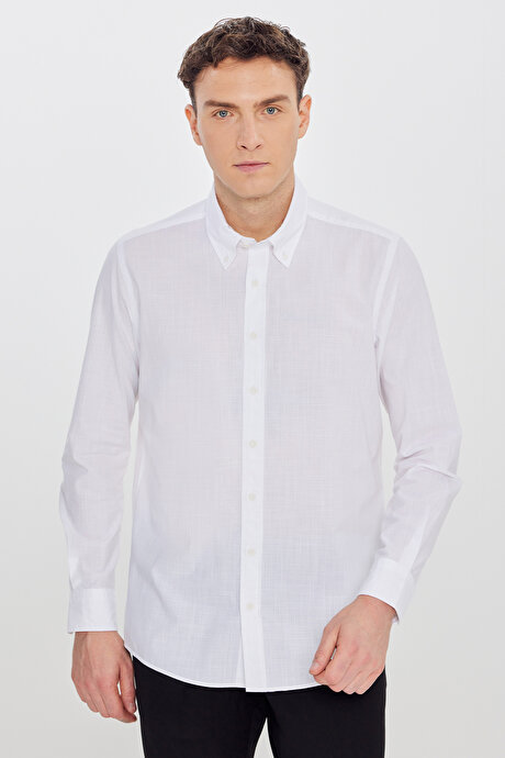 %100 Pamuk Slim Fit Dar Kesim Düğmeli Yaka Armürlü Flamlı Beyaz Gömlek resmi