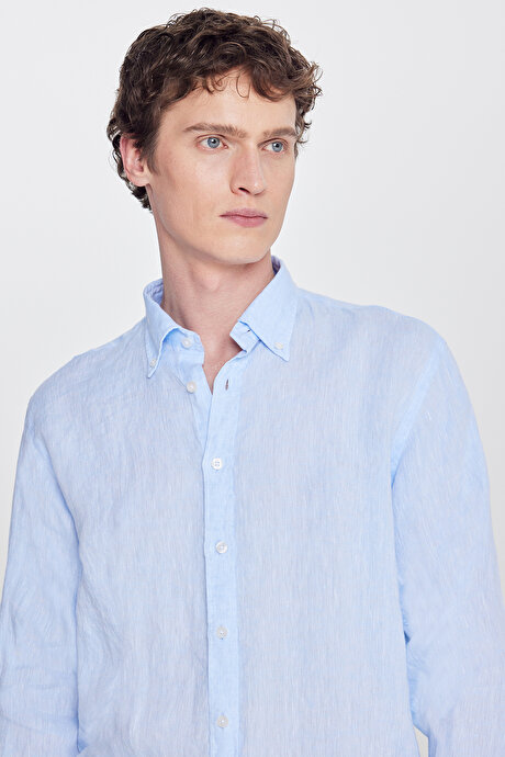 %100 Keten Comfort Fit Rahat Kesim Düğmeli Yaka Mavi Gömlek resmi