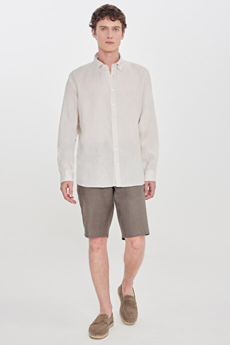 %100 Keten Comfort Fit Rahat Kesim Düğmeli Yaka Bej Gömlek resmi