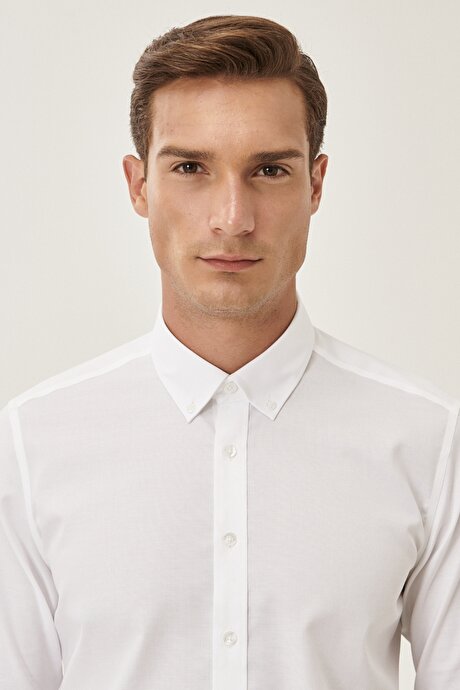 Ütü Gerektirmeyen Taılored Slim Fit Dar Kesim Düğmeli Yaka %100 Pamuk Beyaz Gömlek resmi